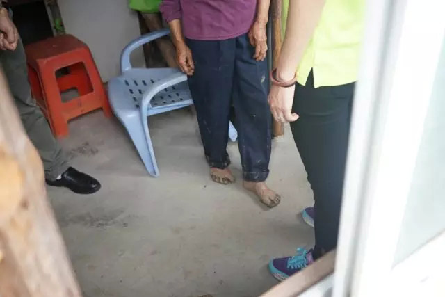 廣東博皓銳鷹隊到欖核鎮(zhèn)平穩(wěn)村探訪困難家庭-8