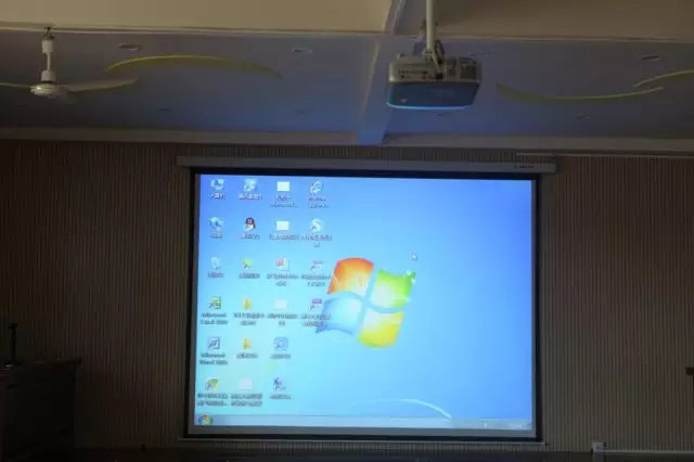 對于他們來說，一臺投影儀，是曾經(jīng)不敢奢求的夢，現(xiàn)在，廣東博皓來幫助他們圓夢